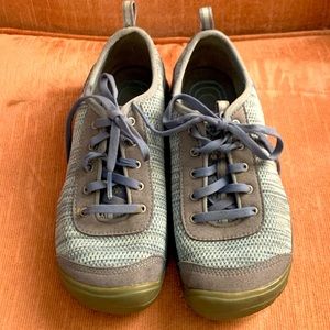 Women’s Keen hiking shoes